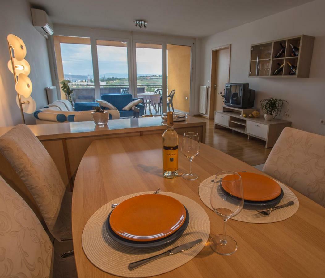 Apartment Mountain And Sea View Koper Exteriör bild