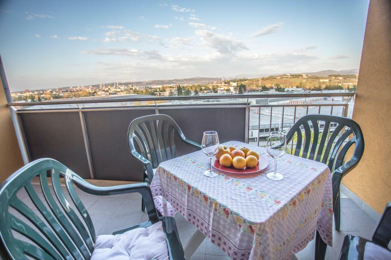 Apartment Mountain And Sea View Koper Exteriör bild